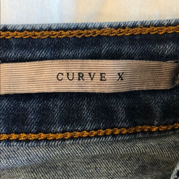 Guess Jeans - Picture 7 of 10
